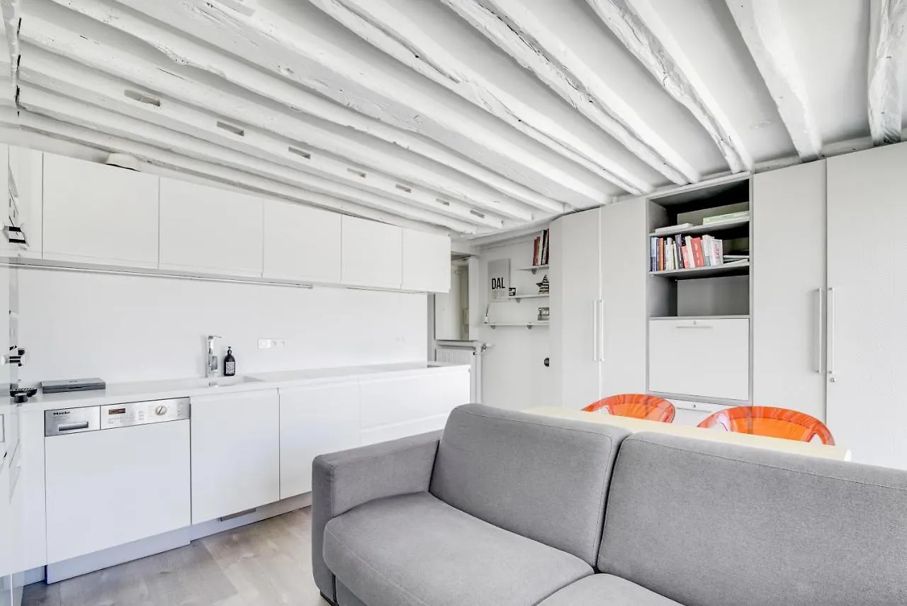 Luxury, Cosy & Quiet 1 Bedroom Apt, St-Germain-Des-Pres Paris
