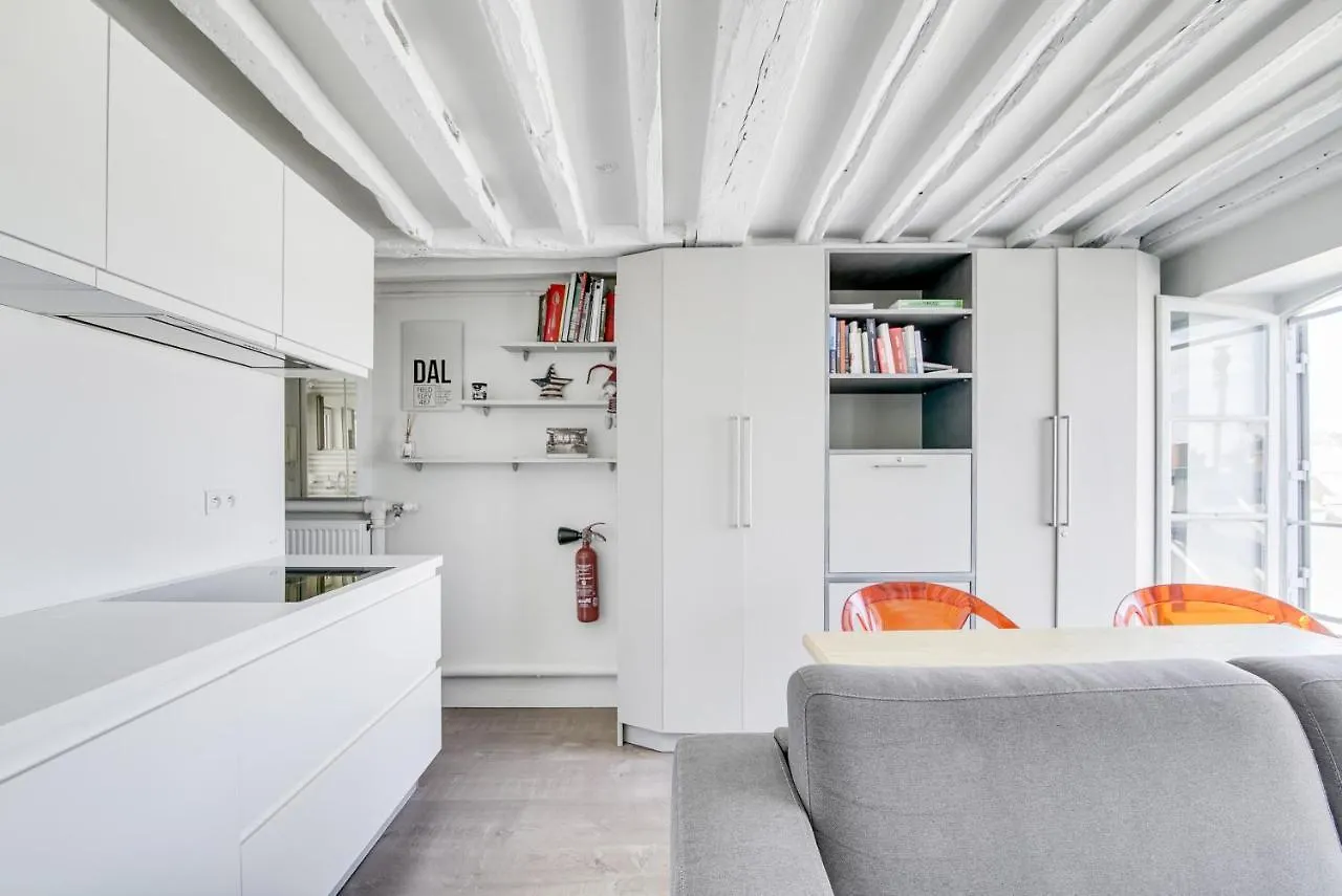 Luxury, Cosy & Quiet 1 Bedroom Apt, St-Germain-Des-Pres Paris France